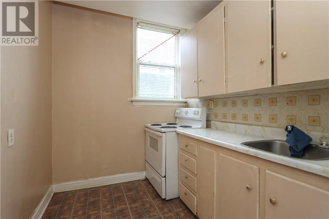 98 KATHLEEN STREET Image 39