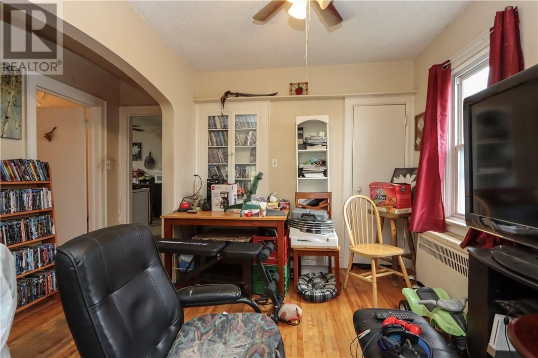 98 KATHLEEN STREET Image 7