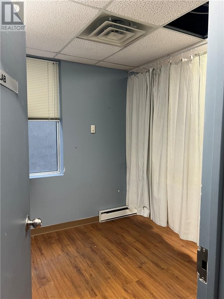 200C - 65 LARCH STREET Image 11