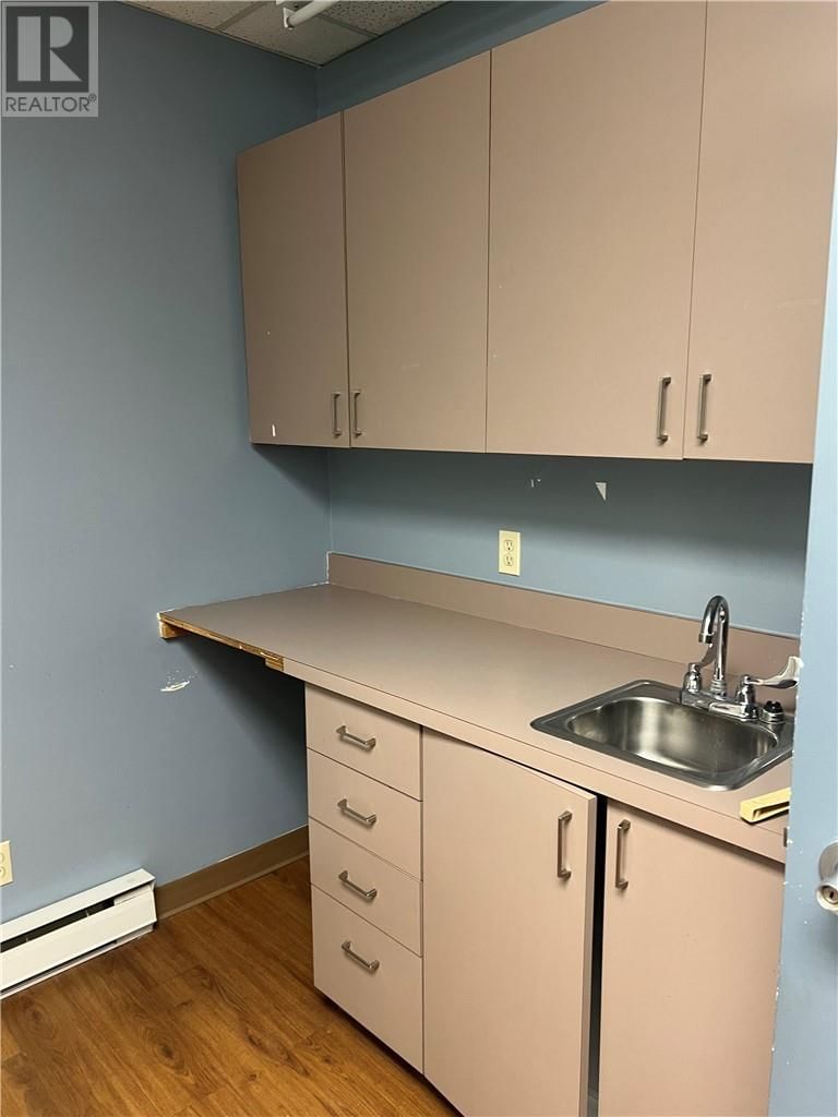 200C - 65 LARCH STREET Image 12
