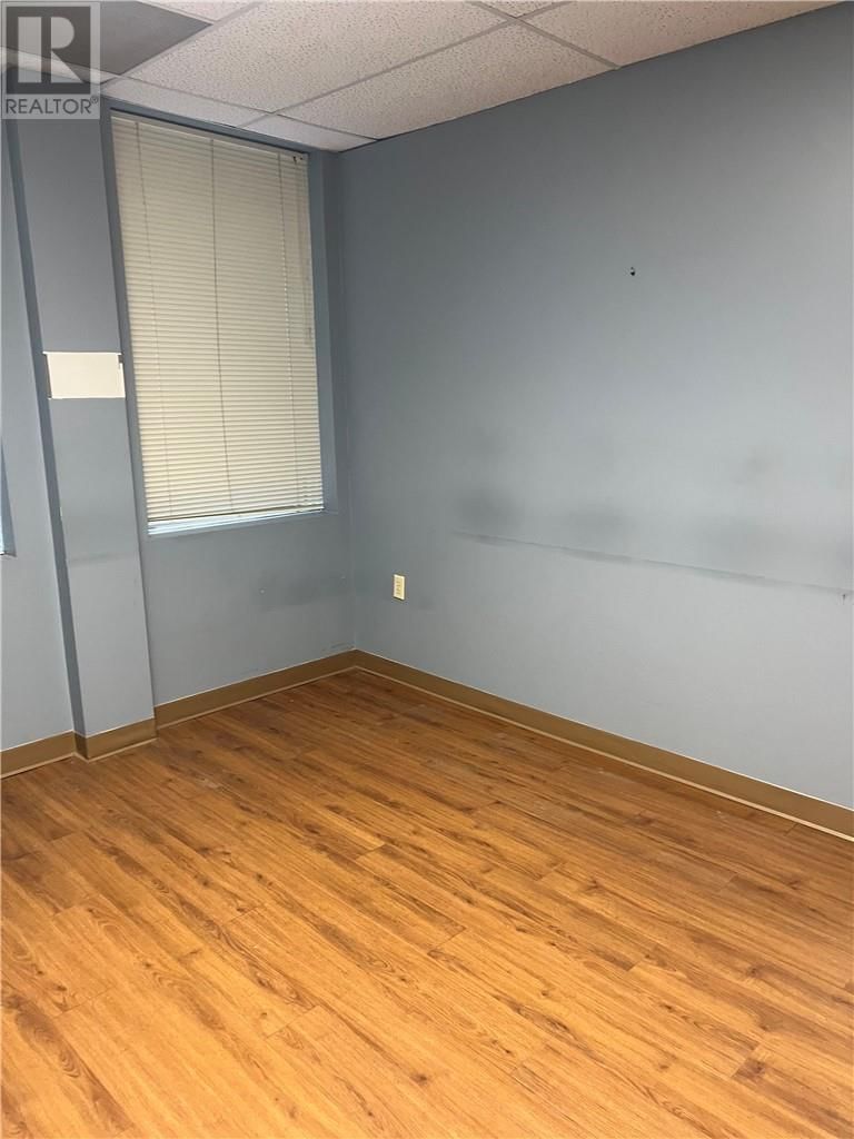 200C - 65 LARCH STREET Image 9