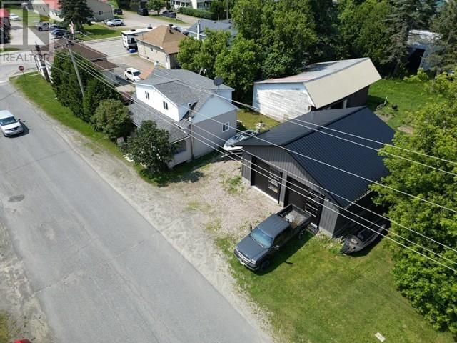 5 ST. ANTOINE STREET Image 2