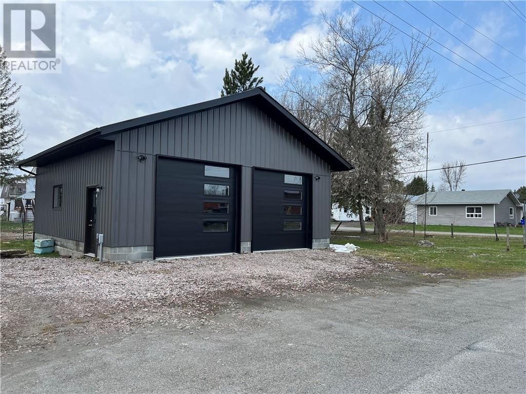 5 ST. ANTOINE STREET Image 4