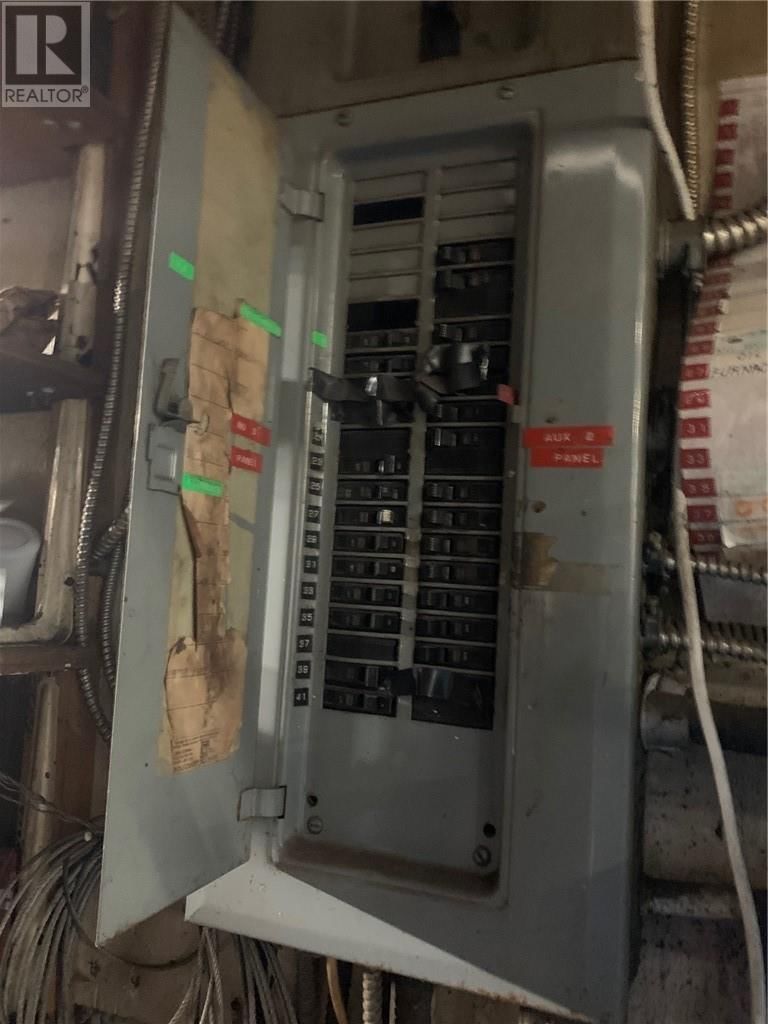 103-105 FRONT Image 14
