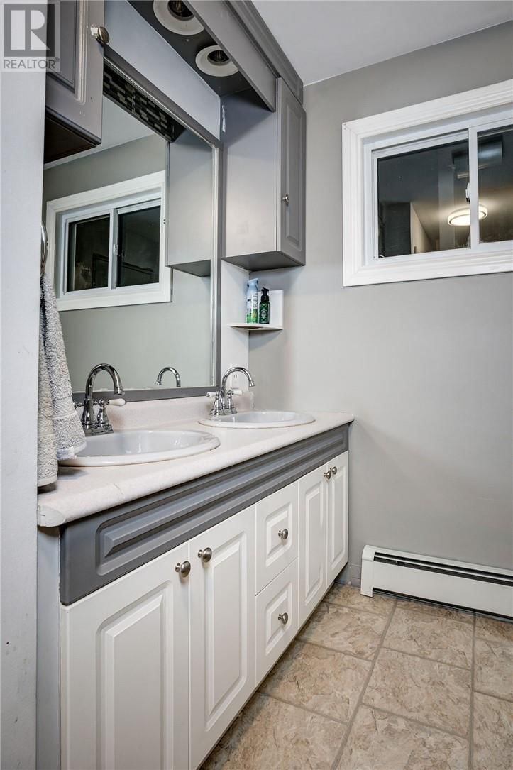 76 VICTOR STREET Image 20