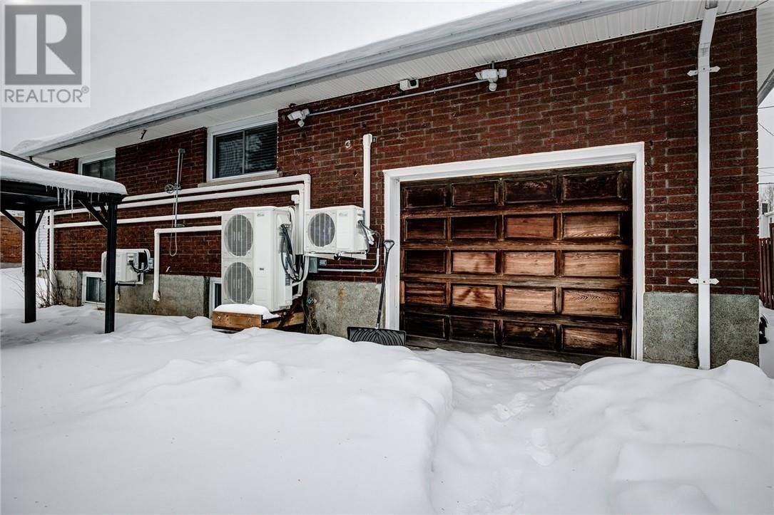 76 VICTOR STREET Image 24