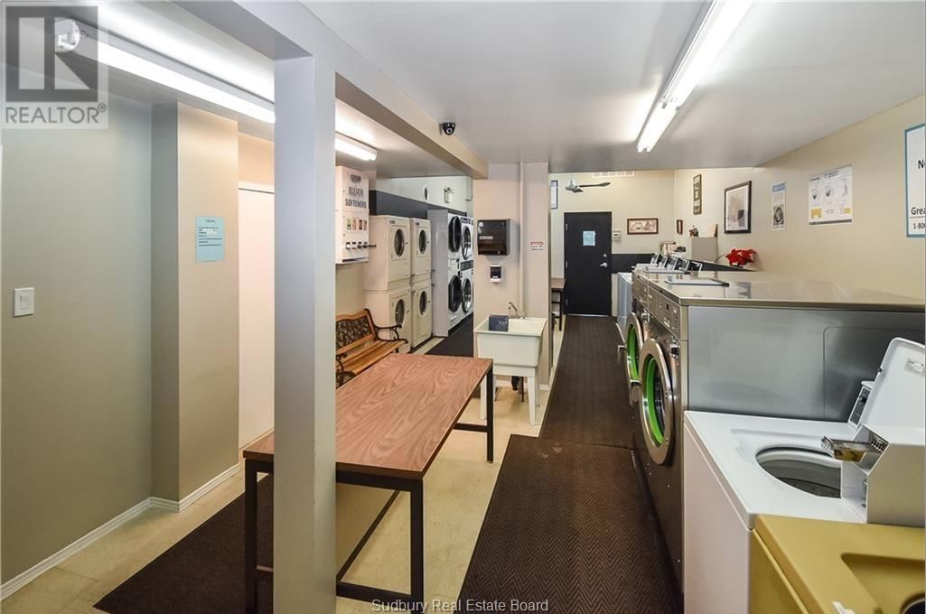 101-103 YOUNG STREET Image 10