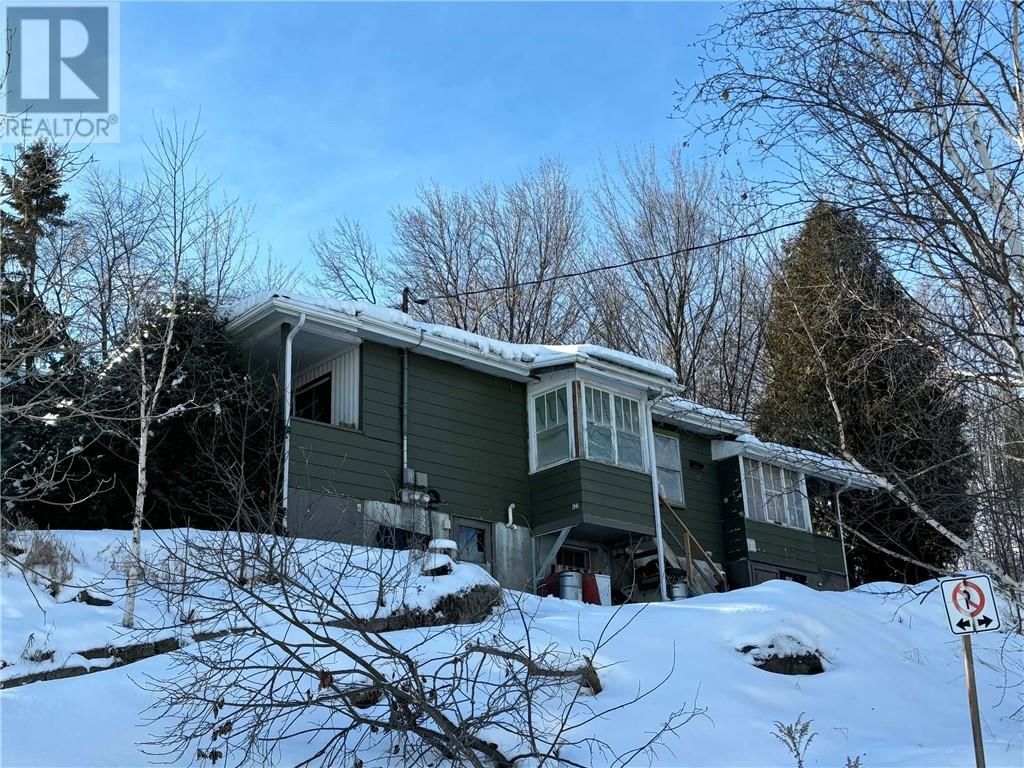 423 CARON STREET Image 1