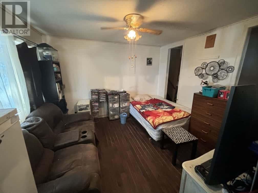 423 CARON STREET Image 6