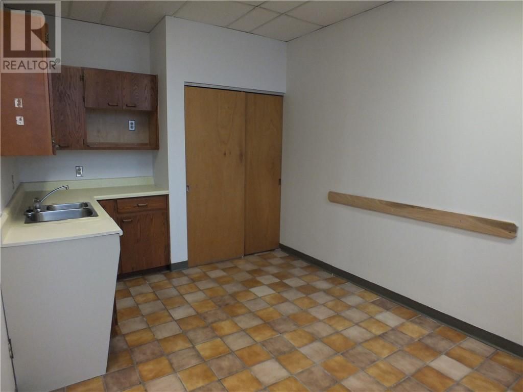 500 - 10 ELM STREET Image 5