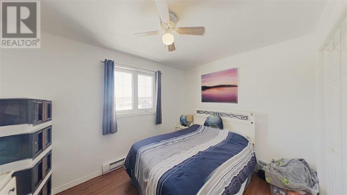 15 BAY STREET Image 16