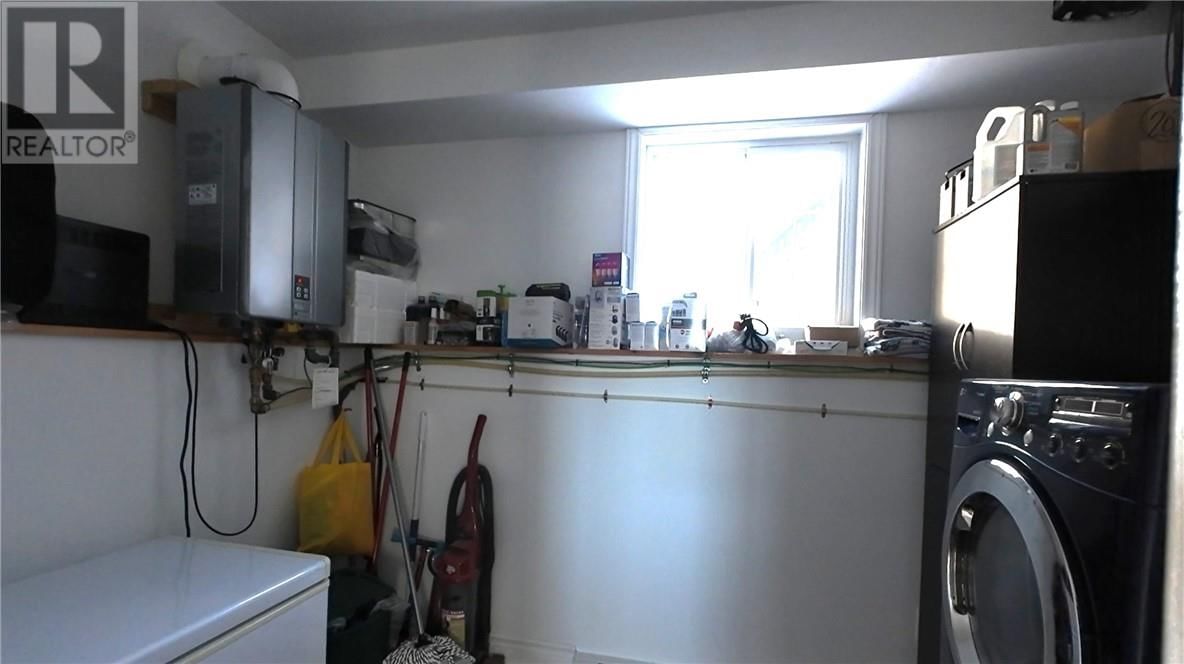 15 BAY STREET Image 34