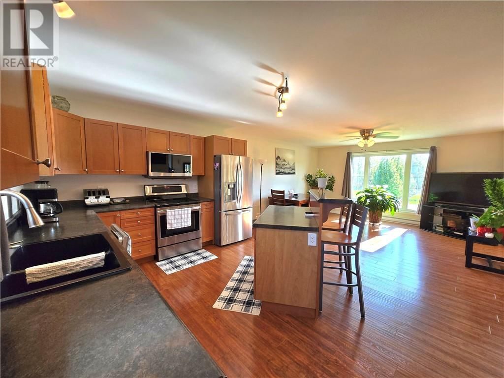 15 BAY STREET Image 9