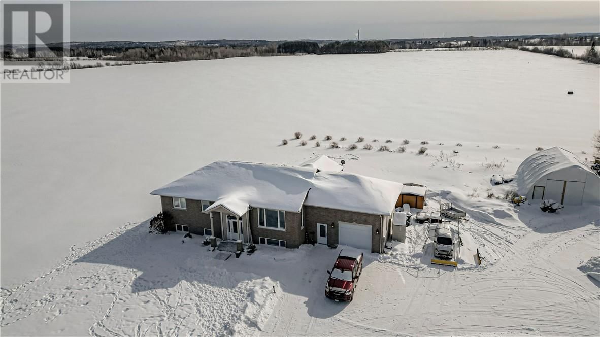 105 Seguin Image 2