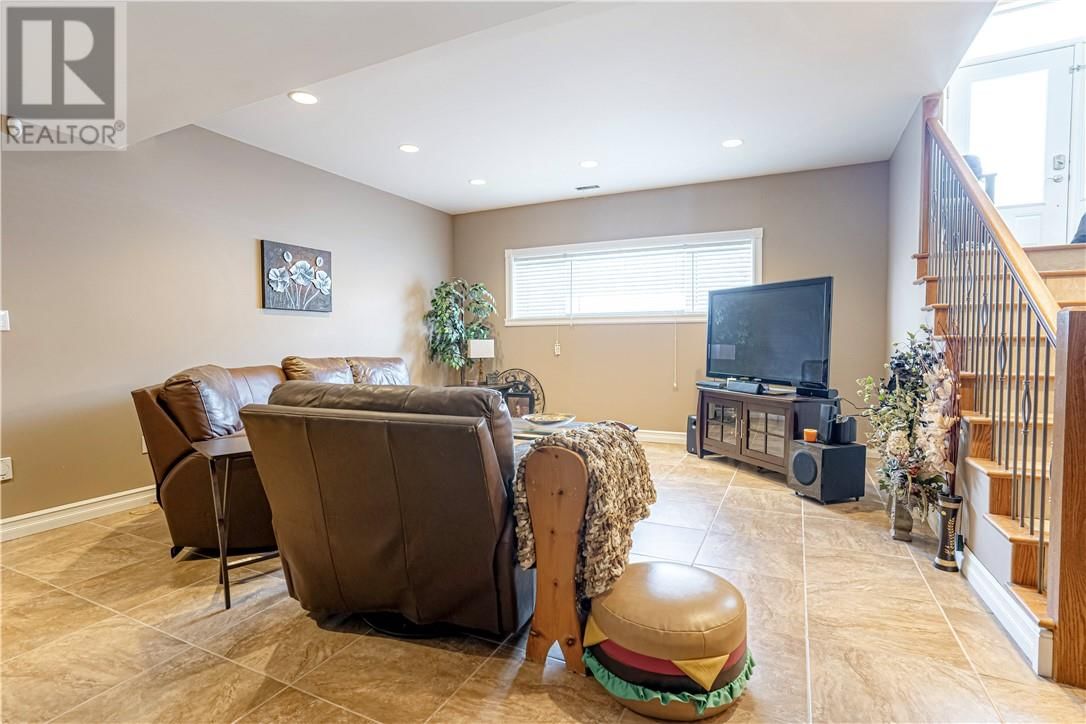 105 Seguin Image 26