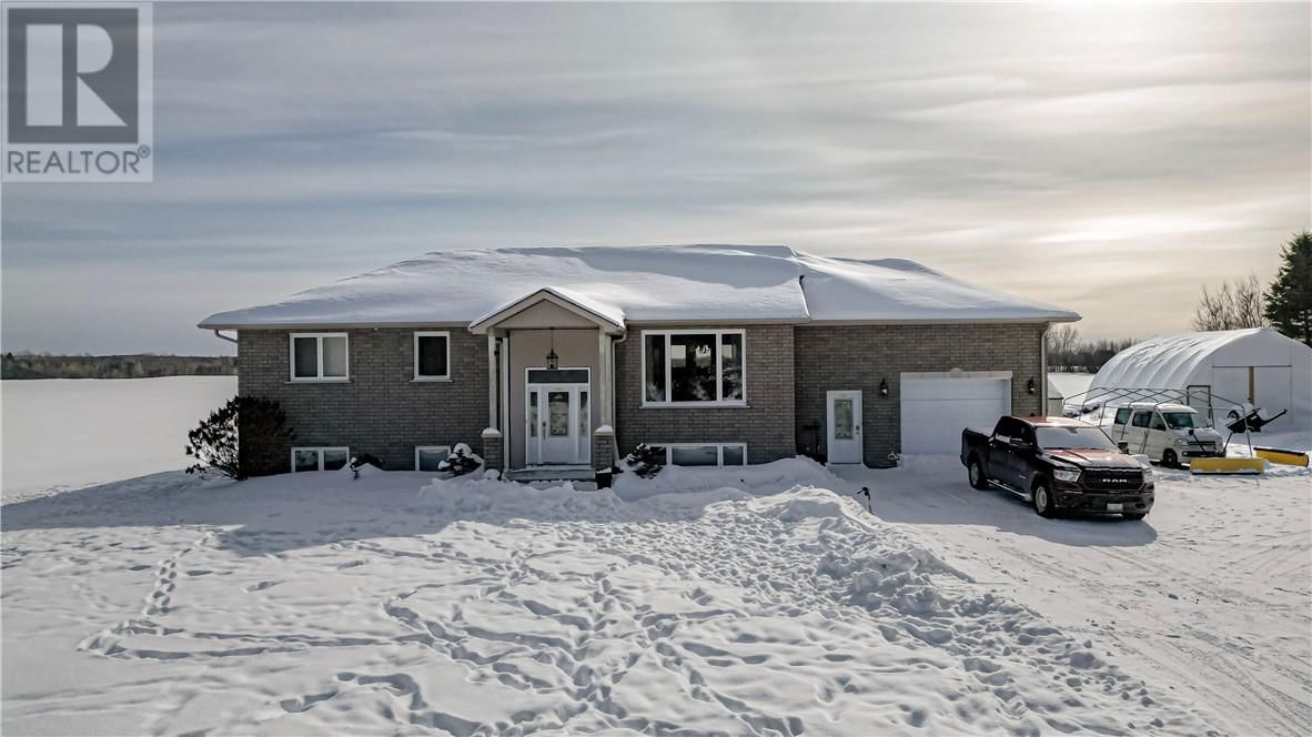 105 Seguin Image 5