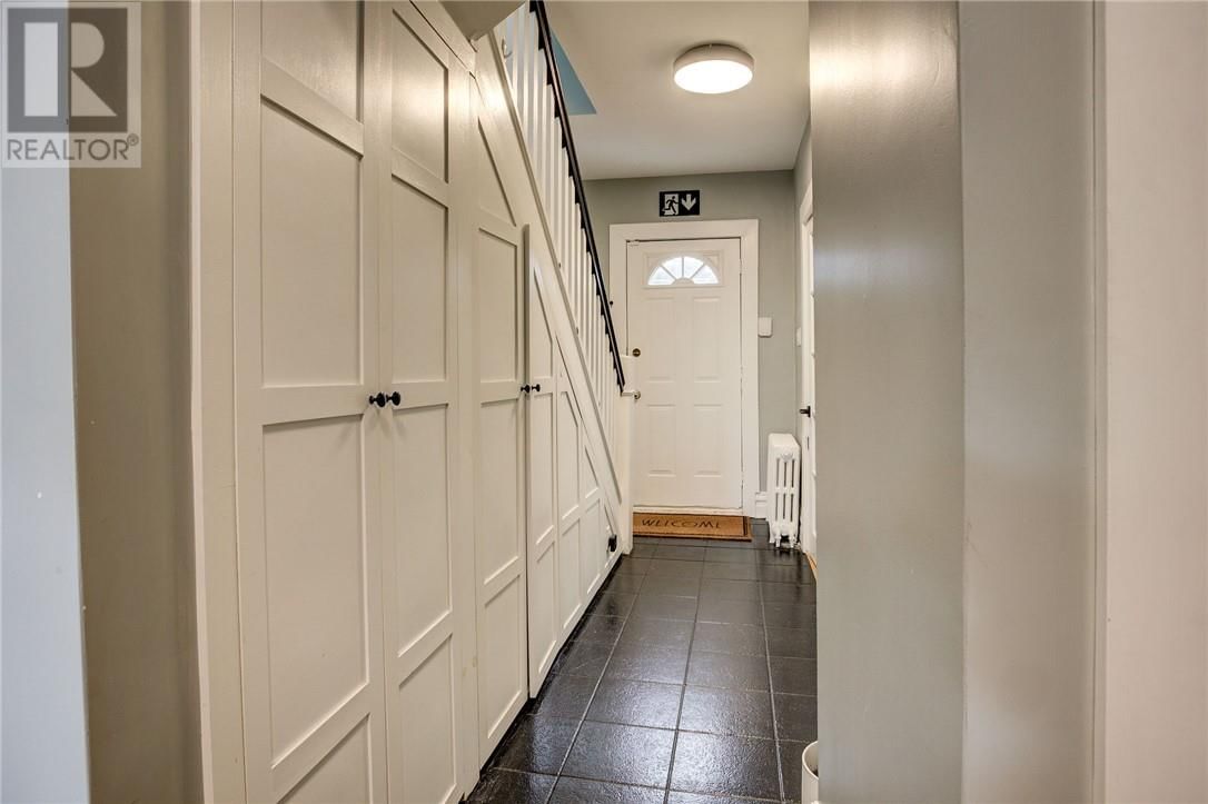 274 DOUGLAS STREET Image 10