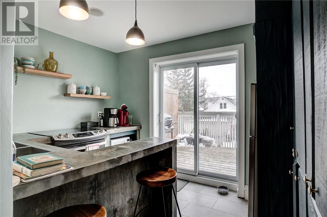 274 DOUGLAS STREET Image 14