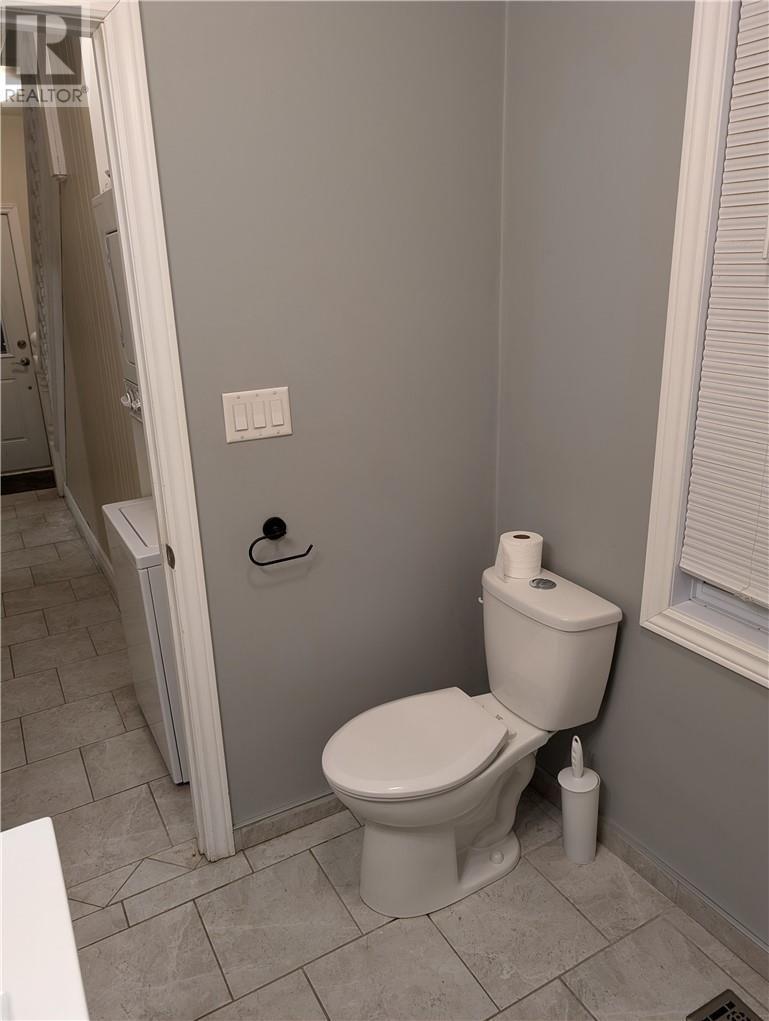 3BR - 414 ELM STREET Image 14