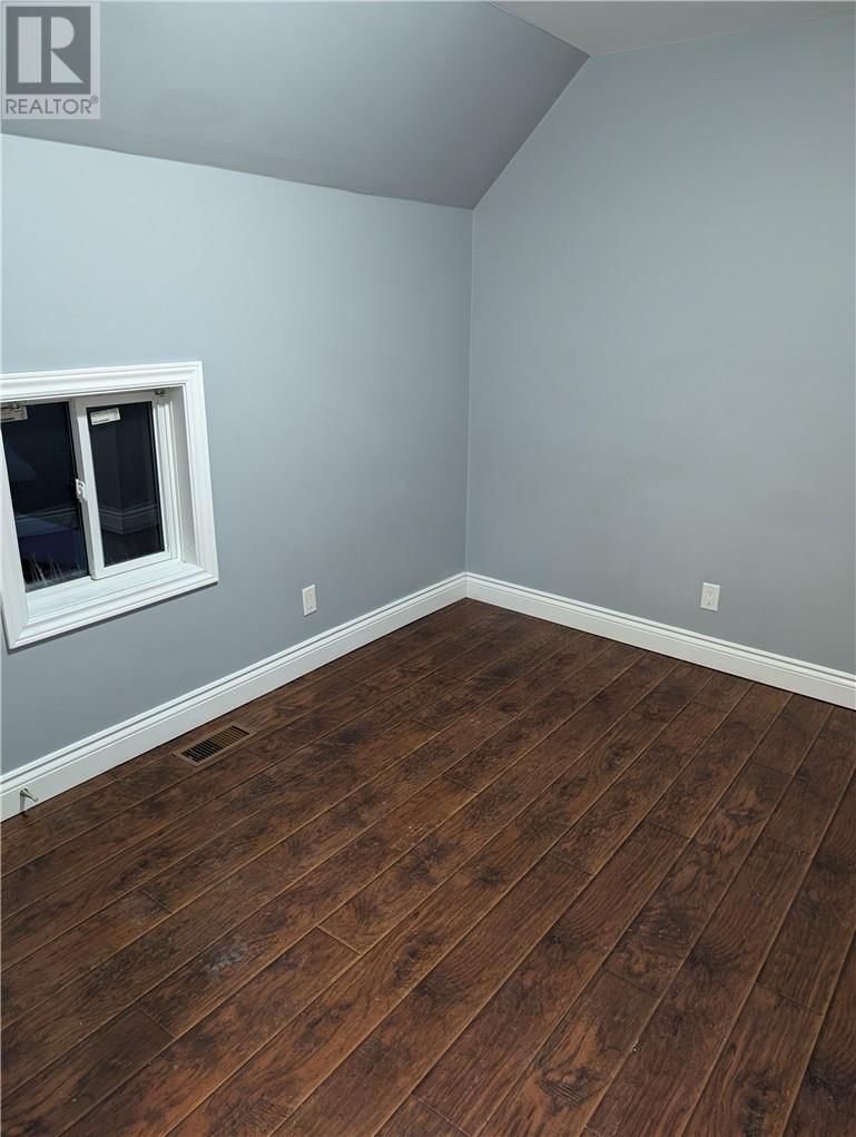 3BR - 414 ELM STREET Image 17