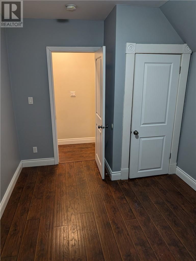 3BR - 414 ELM STREET Image 18