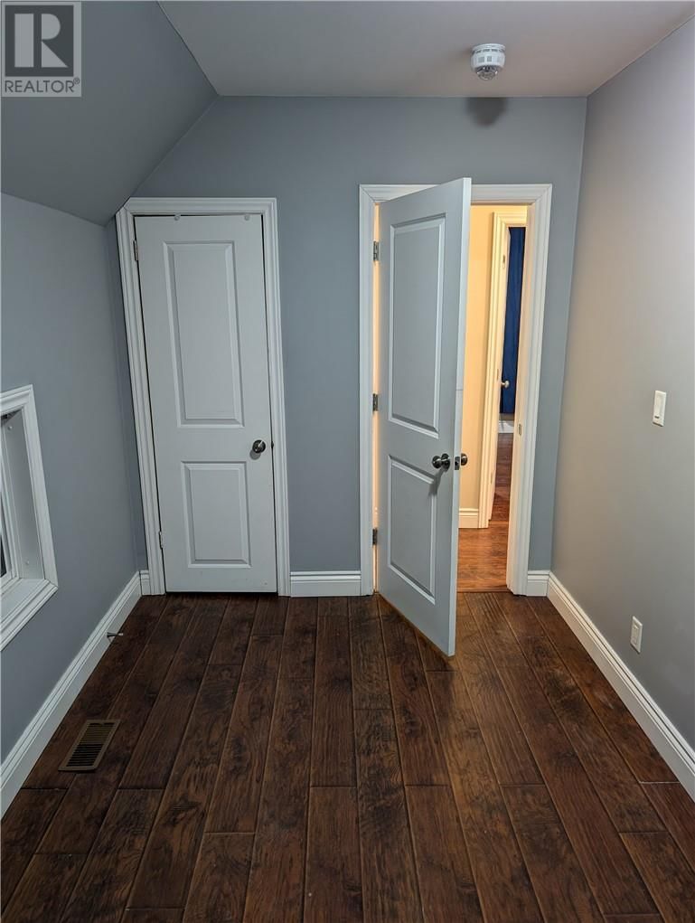 3BR - 414 ELM STREET Image 20