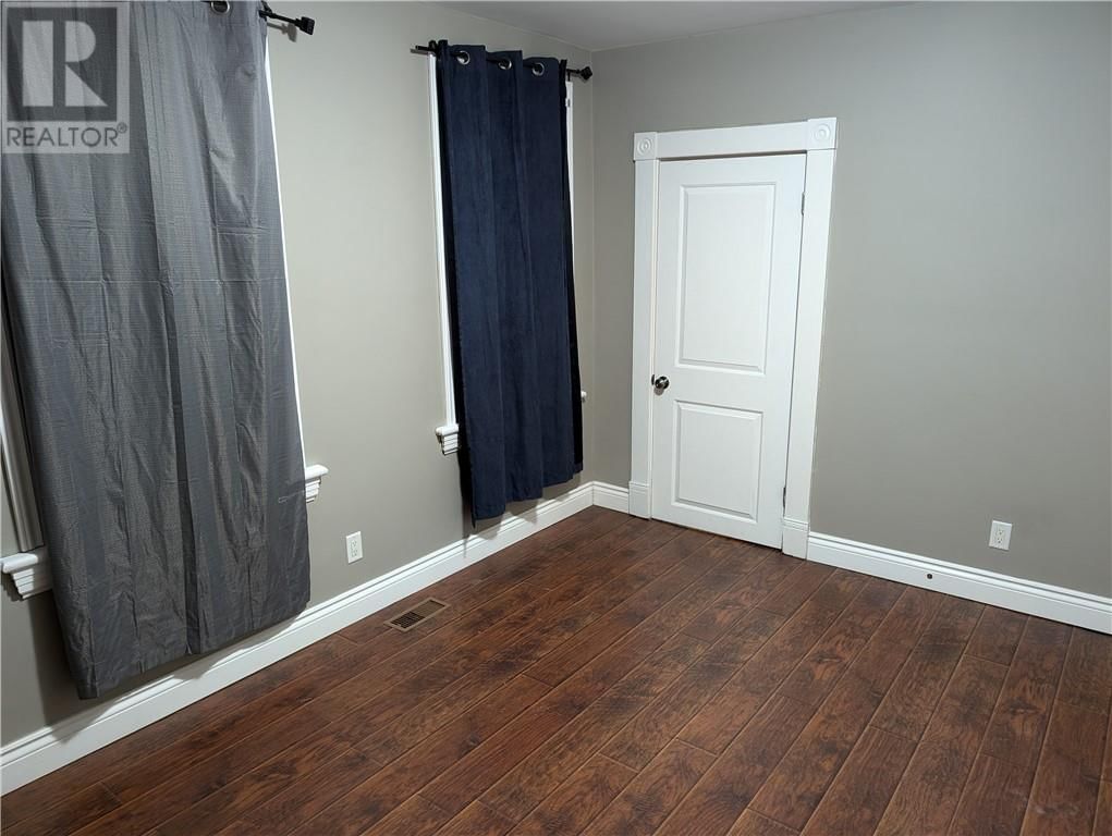 3BR - 414 ELM STREET Image 22