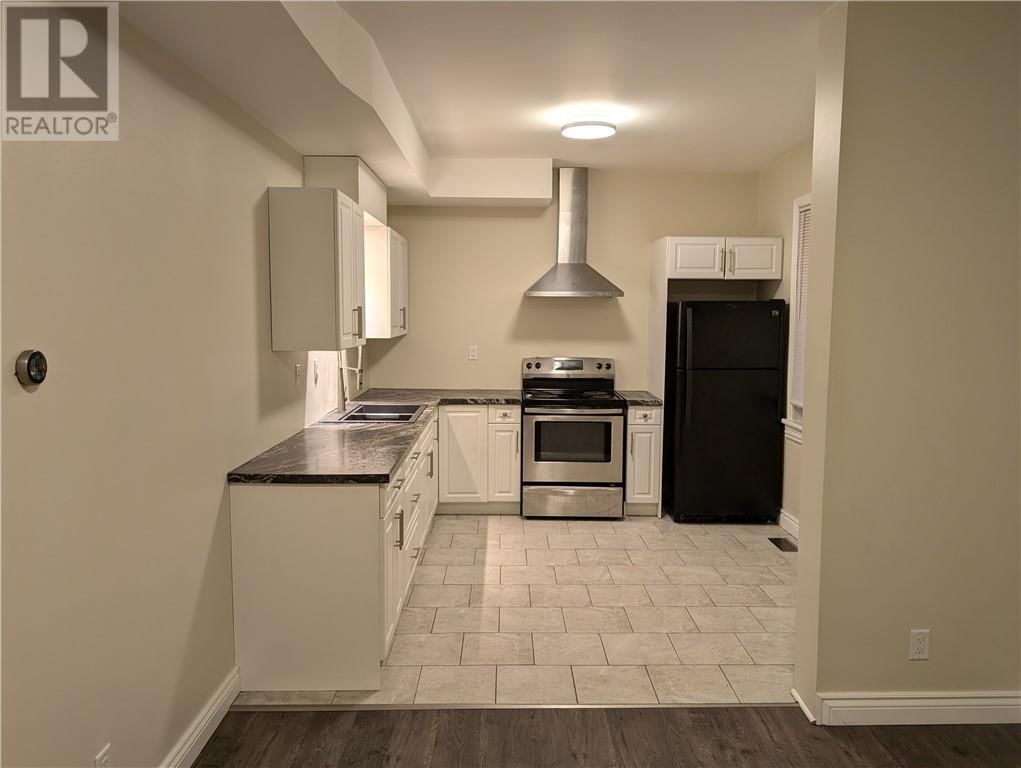 3BR - 414 ELM STREET Image 4