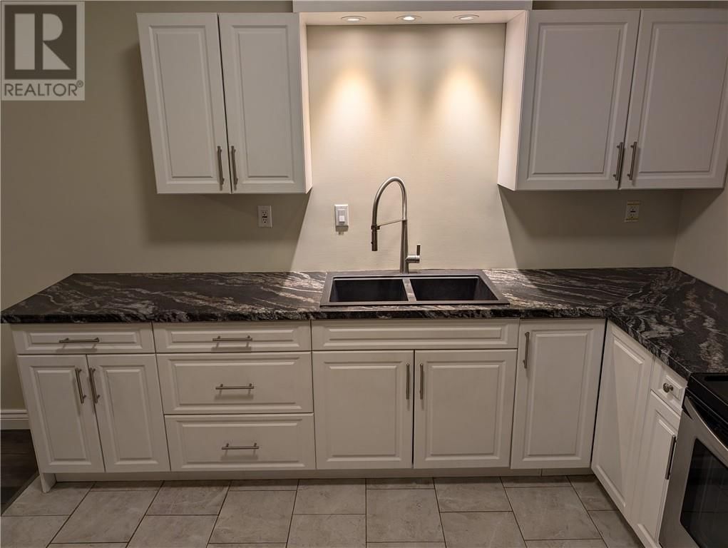 3BR - 414 ELM STREET Image 6