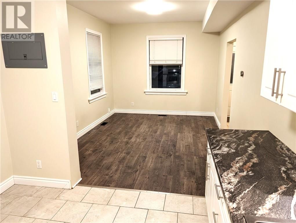 3BR - 414 ELM STREET Image 7