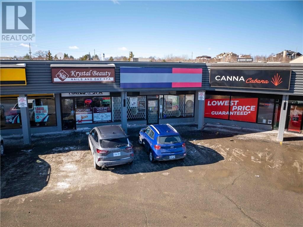 A - 2021 LONG LAKE ROAD Image 17