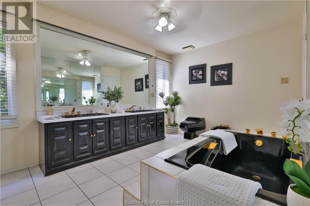 646 Loach's Road Image 15