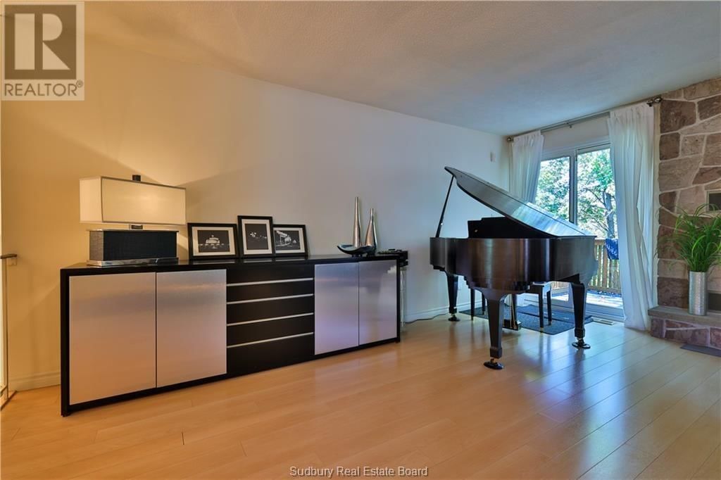 646 Loach's Road Image 3