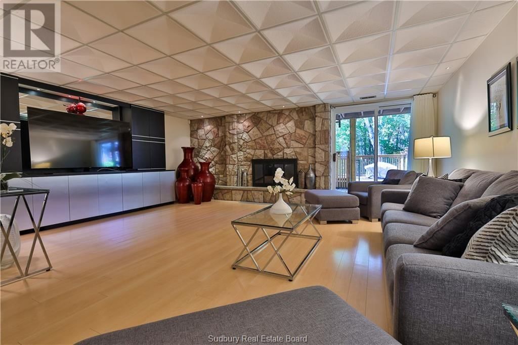646 Loach's Road Image 8