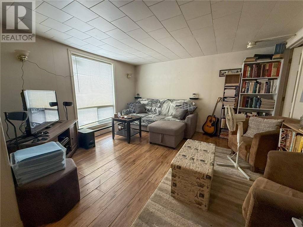 381 Bessie Avenue Image 10