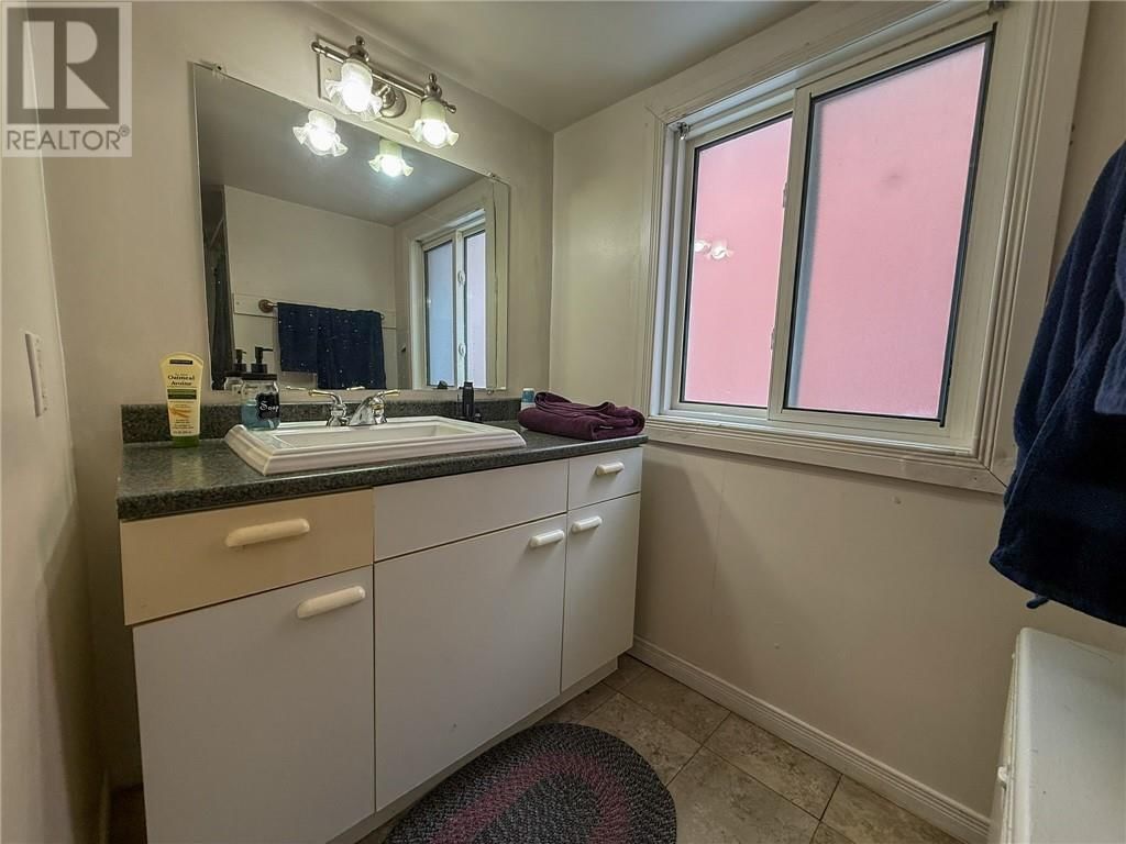 381 Bessie Avenue Image 14