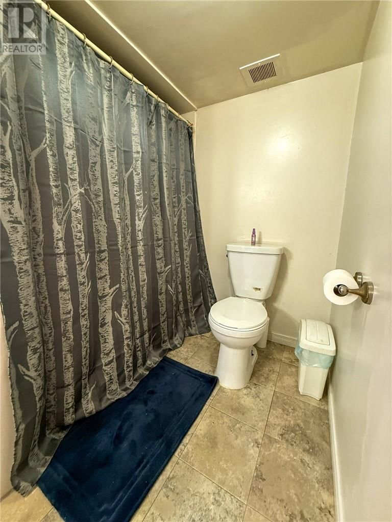 381 Bessie Avenue Image 15