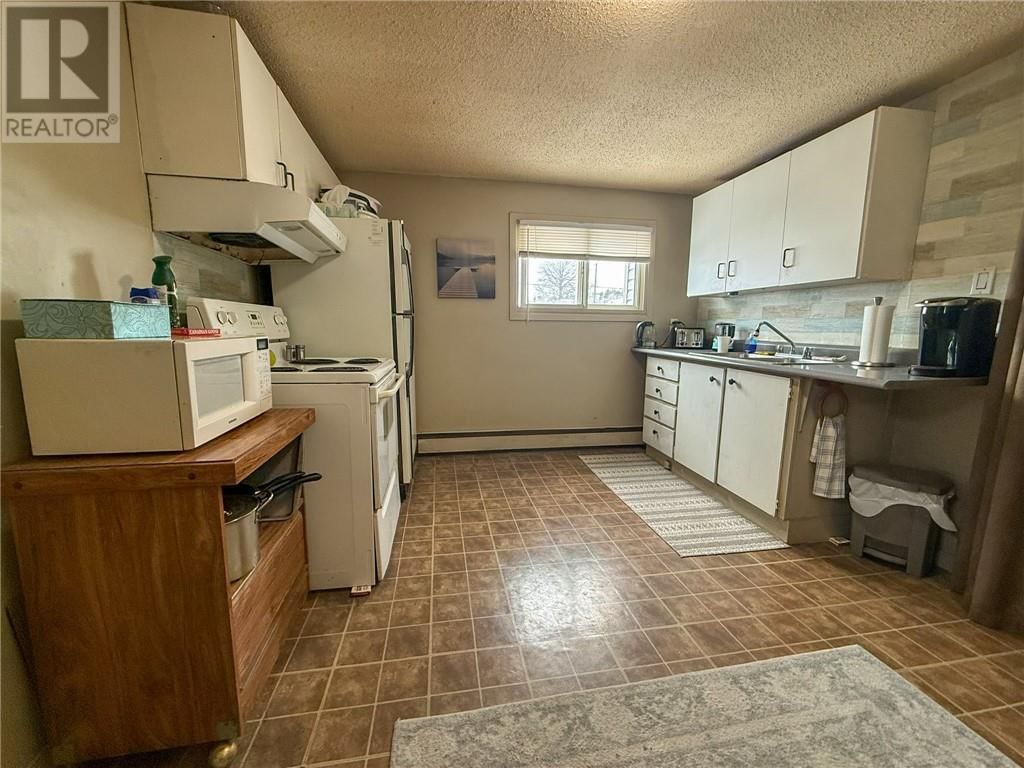 381 Bessie Avenue Image 18