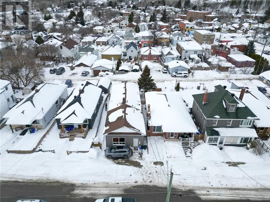 381 Bessie Avenue Image 24