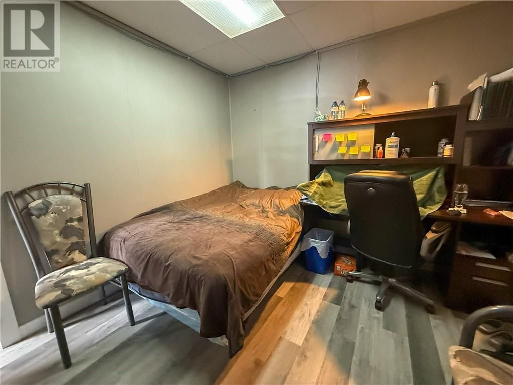 381 Bessie Avenue Image 8