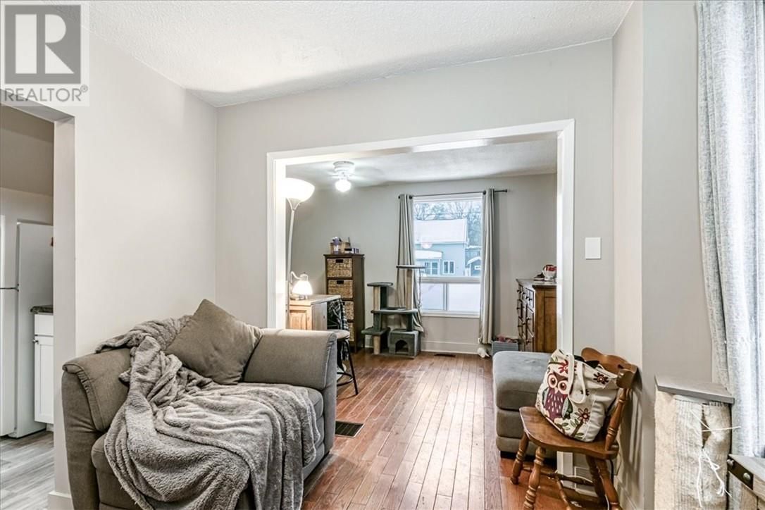 502 PINE STREET Image 11