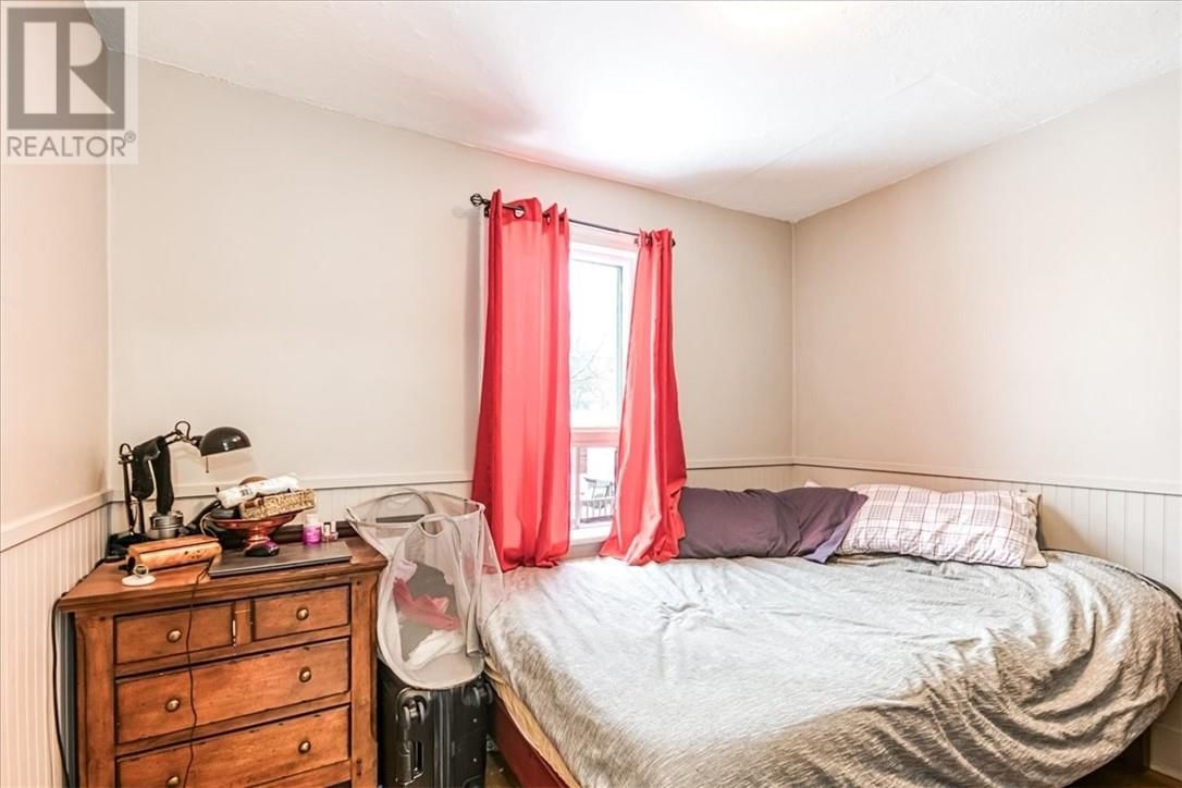 502 PINE STREET Image 18