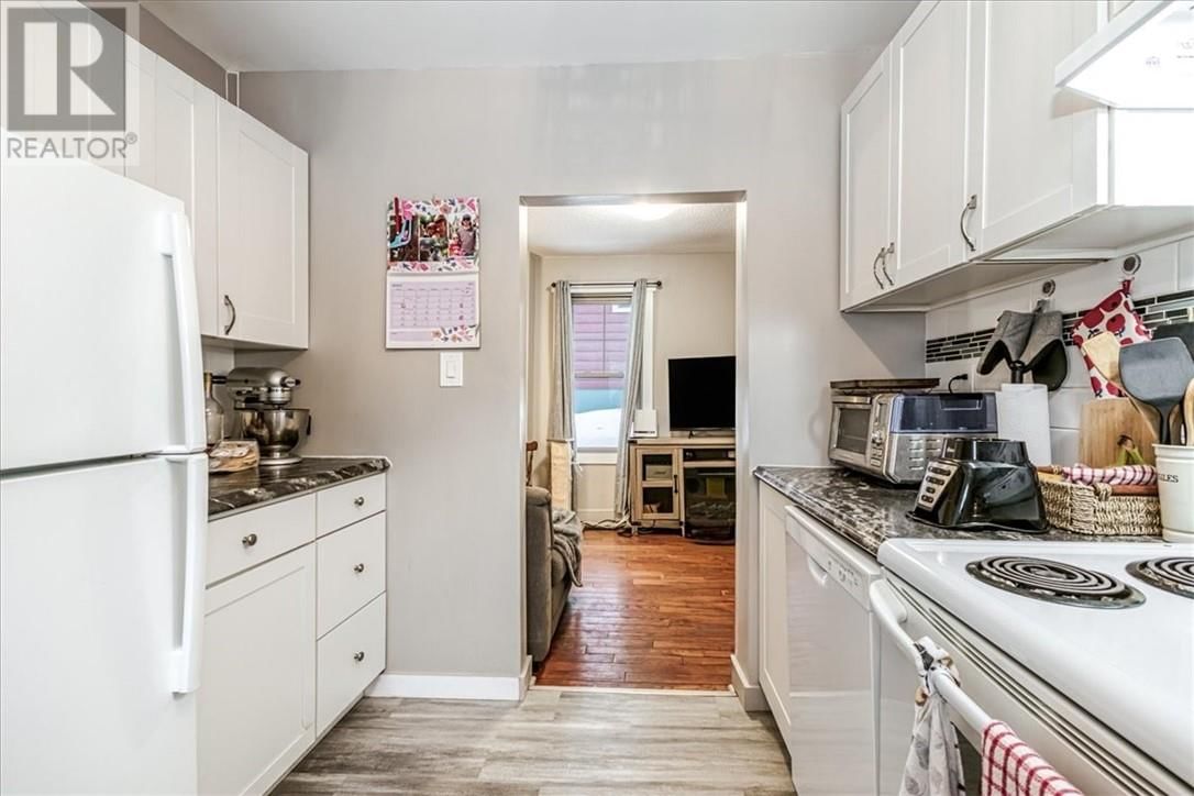 502 PINE STREET Image 8