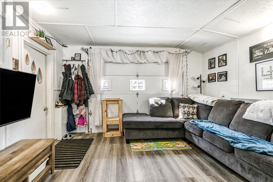 5 CAMPBELL DRIVE Image 12