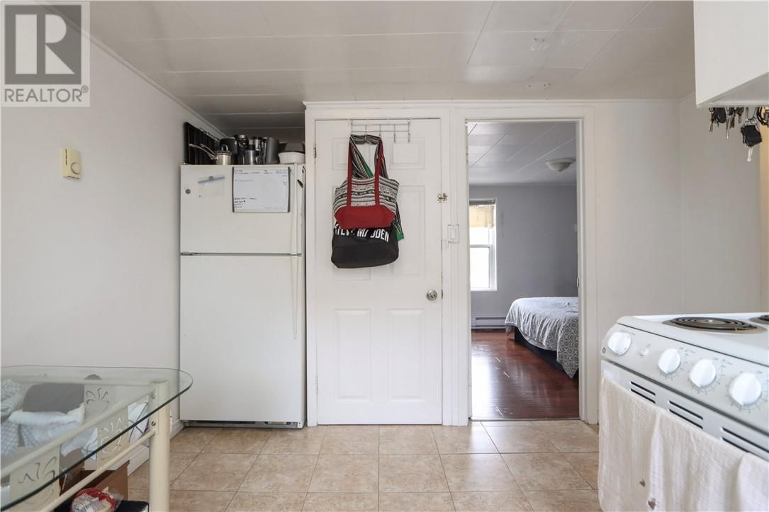 398 HOROBIN STREET Image 11