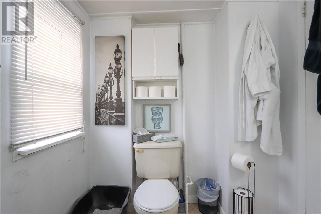 398 HOROBIN STREET Image 16