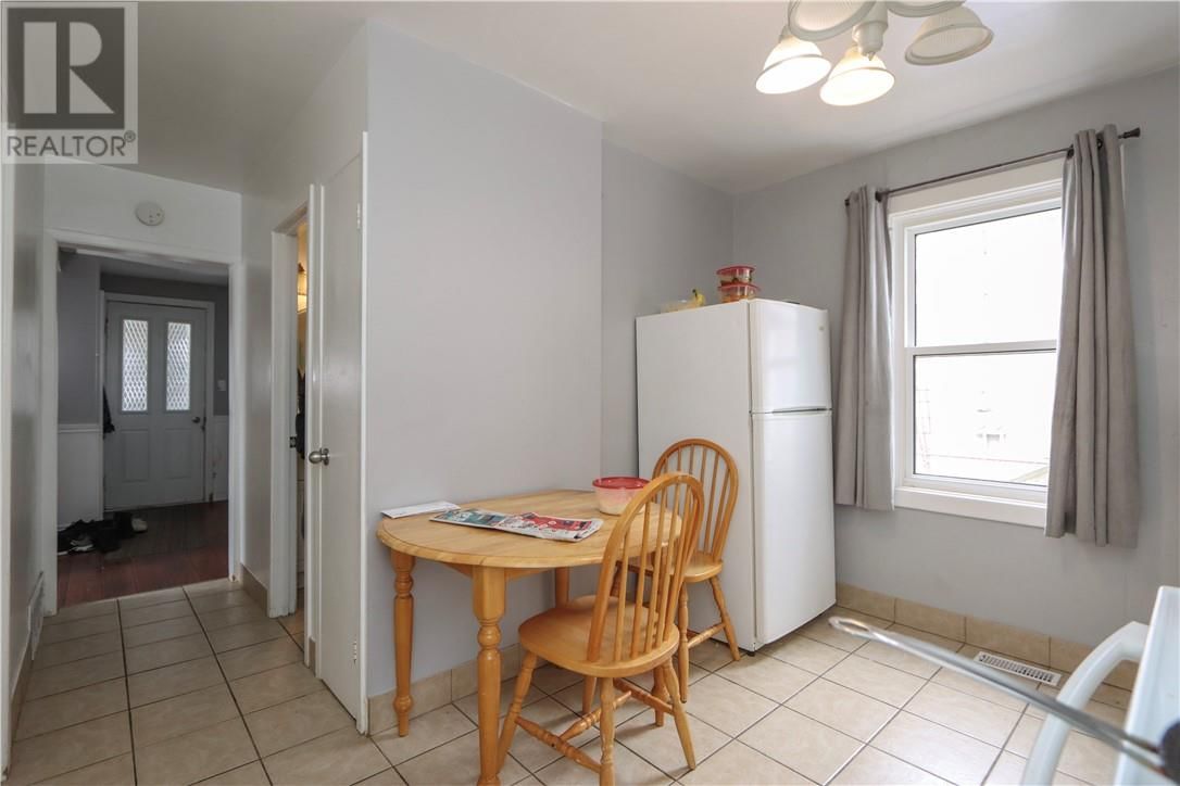 398 HOROBIN STREET Image 24
