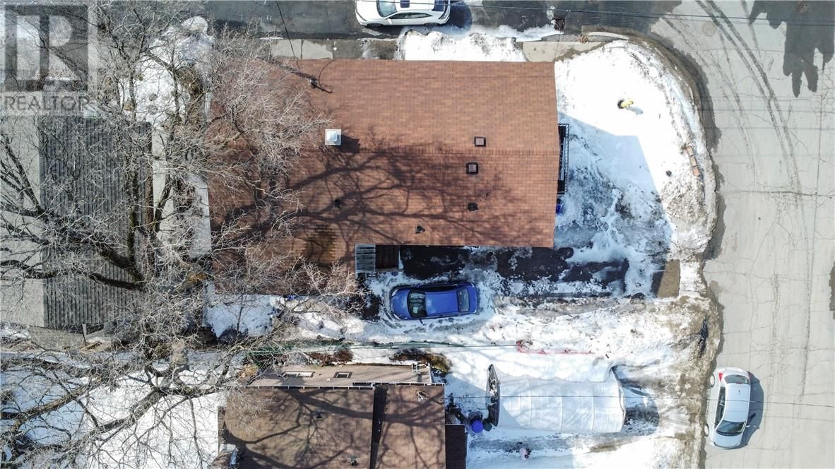 398 HOROBIN STREET Image 6