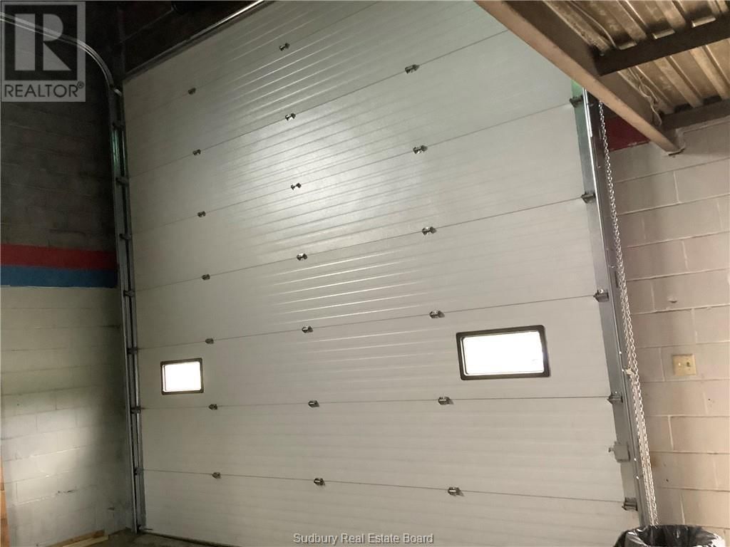 2280 CELINE STREET Image 18