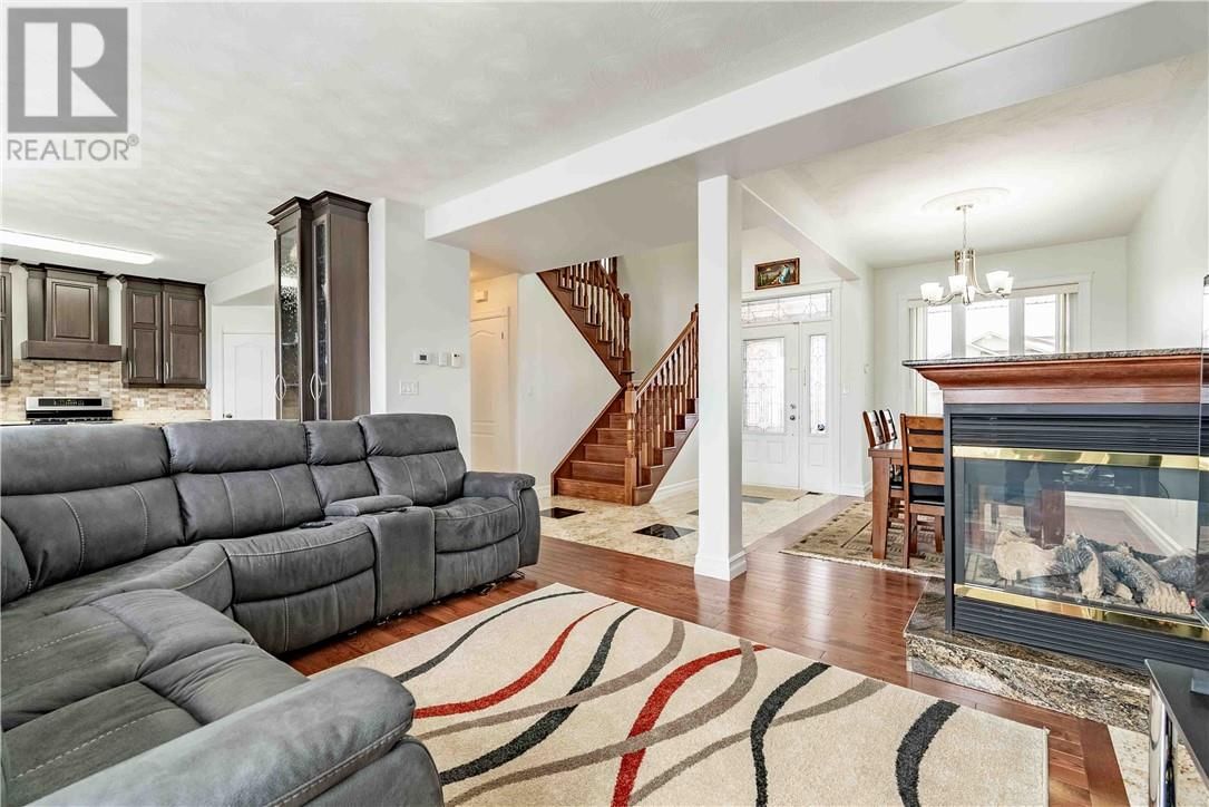 104 BAYSIDE CRESCENT Image 12